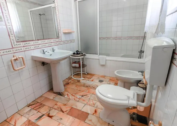 Villa 300m From - By Algarkasa *